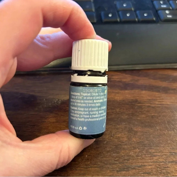 Young Living Ledum Essential Oil (5 ML) - Picture 2 of 3